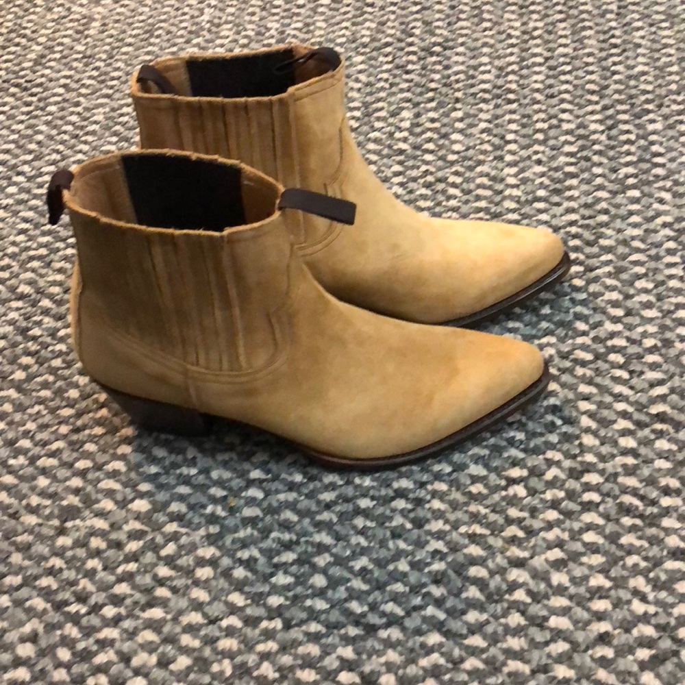 Brand new R.Soles Natural Suede boots